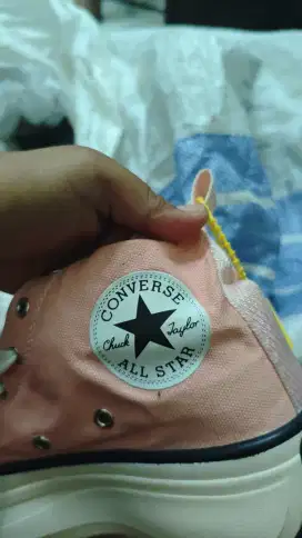 Dijual sepatu Converse all star ori