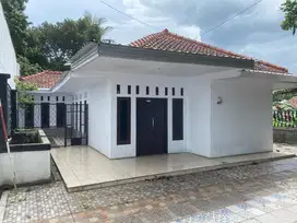 Dijual cepat murah rumah siap huni samping jalan raya