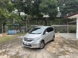 Honda Freed 2012 Bensin