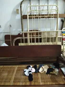 Dijual tempat tidur second (Kondisi bagus)