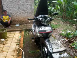 Di jual motor Supra x tahun 2012