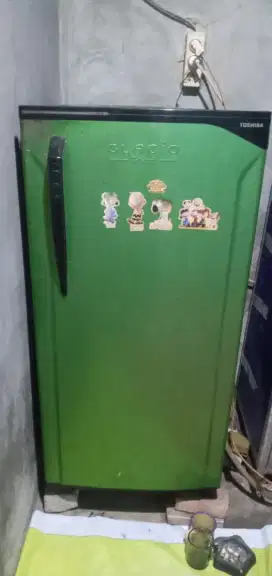 Jual kulkas 1 pintu kondisi masih bagus siap pakai. MURAH harga nya.
