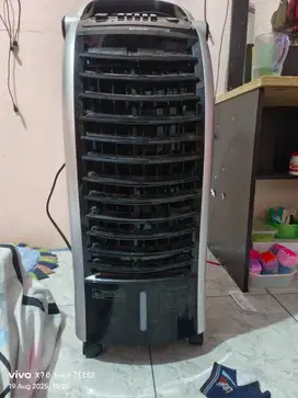 Dijual ac portable. Bsa jadi kipas angin juga