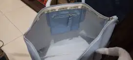 Tas cewek merk Lacoste