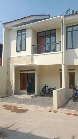Rumah 2 lantai dalam cluster termurah di lenteng agung jagakarsa
