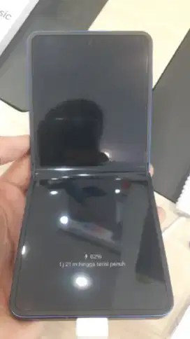 Samsung Galaxy Z Flip7 Dengqn promo cicilqn bunga 0% Modal KTP Saja