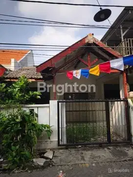 Rumah Simpang Darmo Permai Selatan dkt Pakuwon Indah Graha Famili PTC