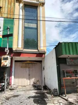 Disewakan ruko 2.5 lantai