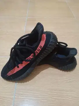 Sepatu Adidas Yeezy Boost 350 V2
