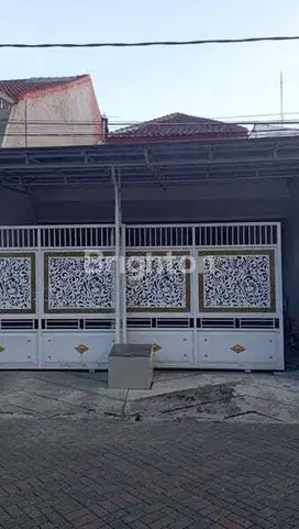 Rumah Simpang Darmo Permai Selatan dkt Pakuwon Indah Graha Famili PTC