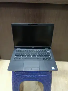 Dell latitude 5300 touchscreen Intel core i5 Gen 8 ram 16gb SSD 256gb