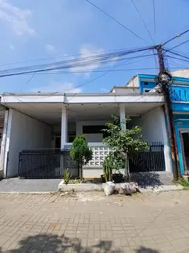 Dikontrakan rumah di Damar mas regensi