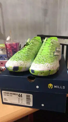 Sepatu futsal mills xyclops