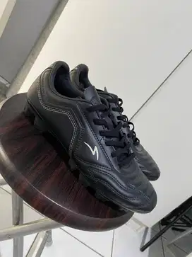 Sepatu Bola Specs Accelerator Black