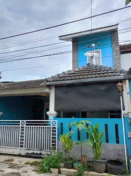 Dijual rumah biru 2 lantai