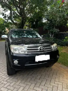 (77,000KM) FORTUNER 2.7G LUX MATIC 2009