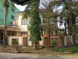 Dijual rumah 2 lantai