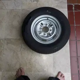 jual velg besi berikut ban masih tebal suzuki carry 1000cc terawatbaik