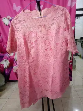 Preloved kebaya brokat pink