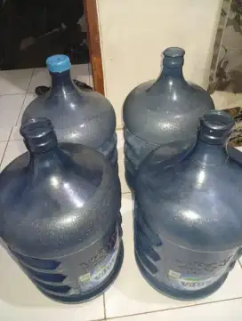 Di jual aja nih galon aqua isi 20 liter