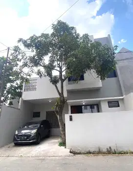 RUMAH MODERN 2 LANTAI DI CLUSTER ARCAMANIK BANDUNG