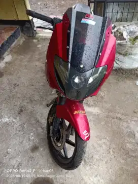 Bajaj Pulsar p220