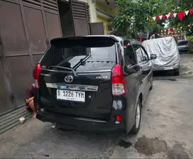 Toyota Avanza Avansa Veloz Velos 1.5 Manual MT Tahun 2014 Hitam 2015