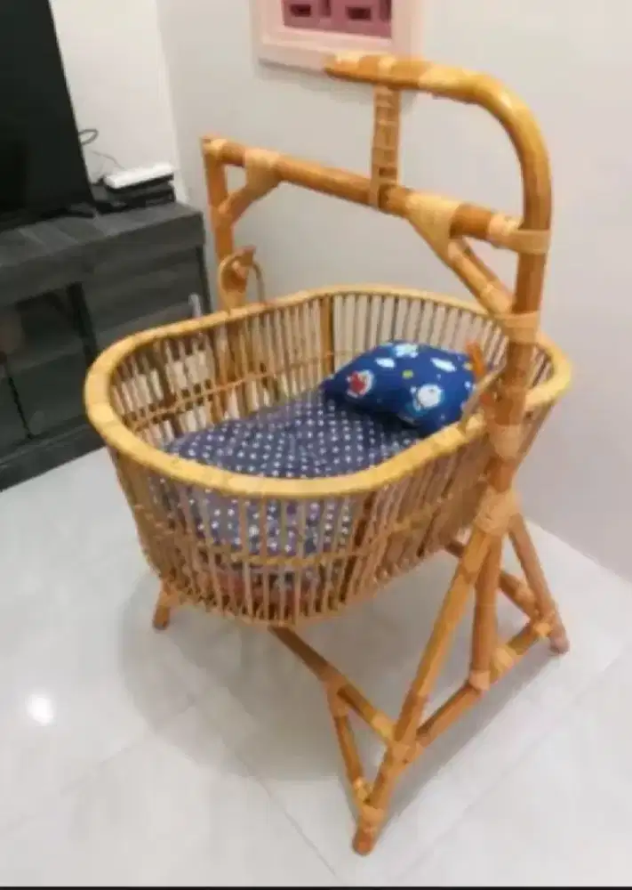 Ayunan rotan untuk bayi