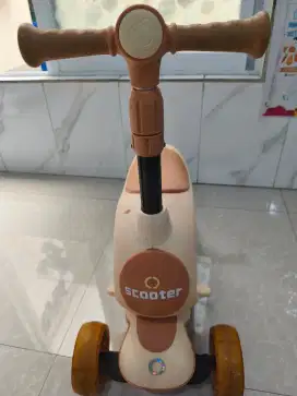 Scooter mewah dudukan anak