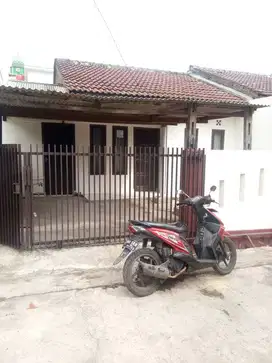 Rumah tinggal posisi hook di komplek permata biru bebas banjir