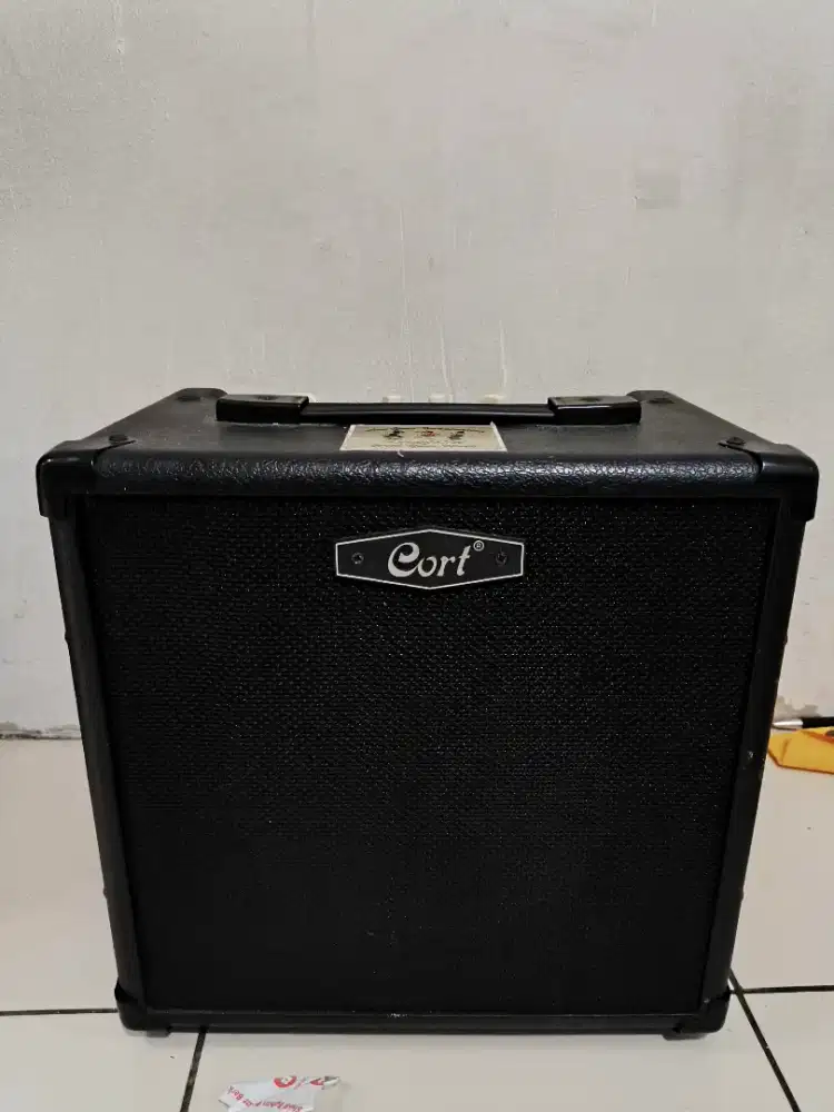 Ampli Bass Cort CM20B