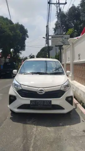 Di jual mobil sigra 2022