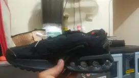 Sepatu Running black