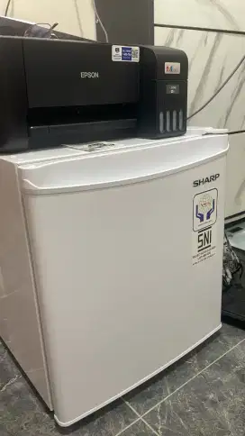 Kulkas SHARP pemakaian 8 bulan
