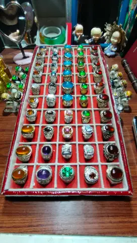 Menjual Batu Natural Permata dan Akik