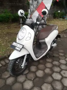 Honda Scoopy prestige putih 2024