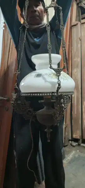 Lampu gantung antik Betawi bahan perunggu & tembaga