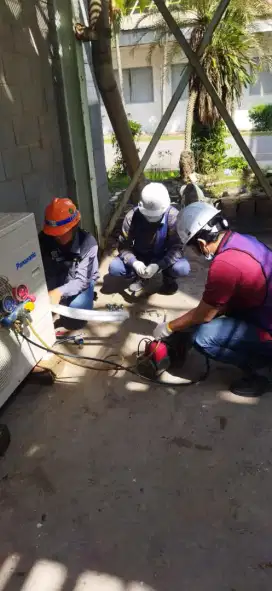 Service AC, bongkar pasang ac, cuci ac, servis kulkas, mesin cuci