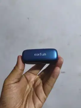 Earfun free pro 3 ( charging dock only )