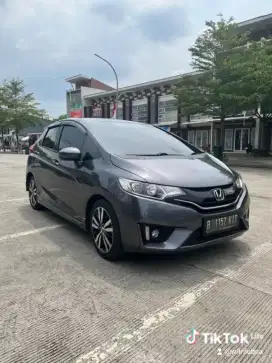 HONDA JAZZ RS AT 1.5 2016