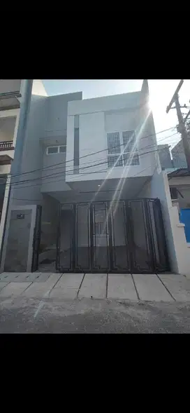 RUMAH BARU BANGUN LEBAR 7M DARI BAHAN KUALITAS TERBAIK PADEMANGAN