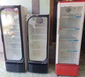 Showcase pendingin Minuman