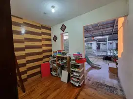 Murah ! Rumah 2 Lantai Ramah Untuk Anak Dalam Komplek Antapani Bandung