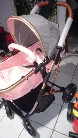 Baby stroller jual cepat butuh dana.