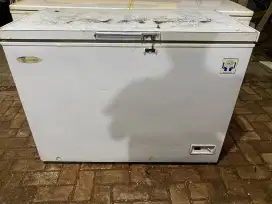 freezer box StarCool 282L
harga 2,8jt