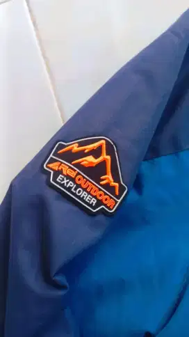 Jaket gunung arei