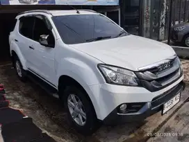 Isuzu MU-X 2.5 A/T 2015