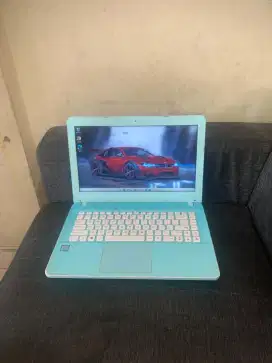 Laptop asus ram 8/ intel i3 gen6/ ssd 256 kencng normal.lengkap tas