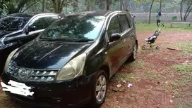 Nissan Livina 2010 Bensin