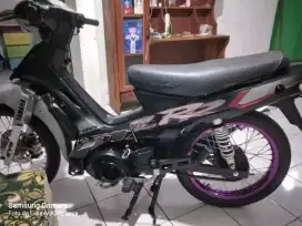 Fiz keluaran pertama kopling kiri